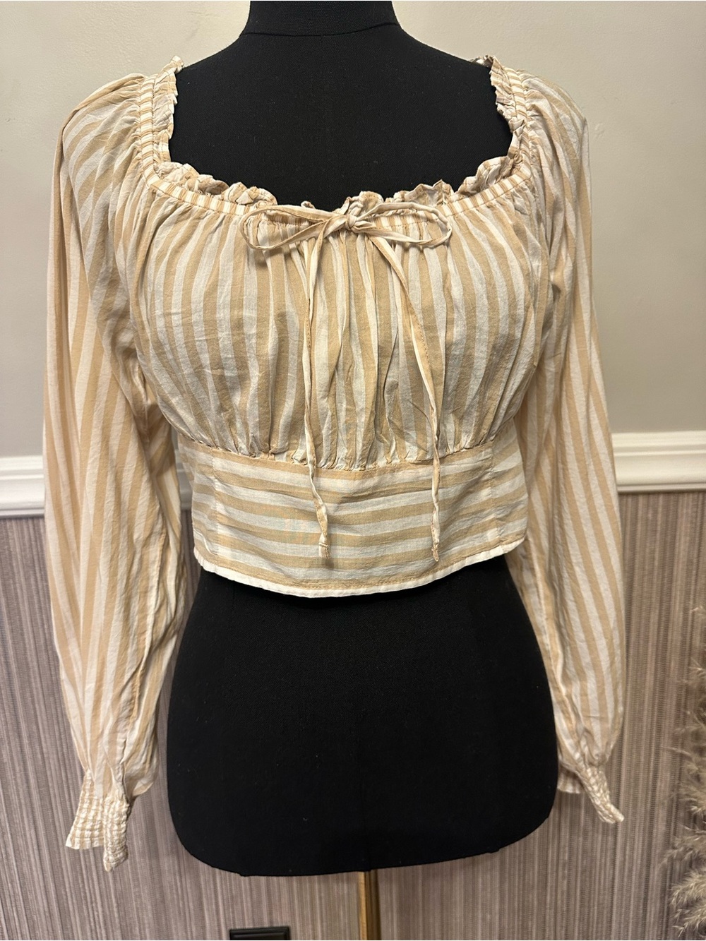 Aerie NWOT Beige Stripe Smocked Crop Top Medium Cottagecore Peasant Blouse